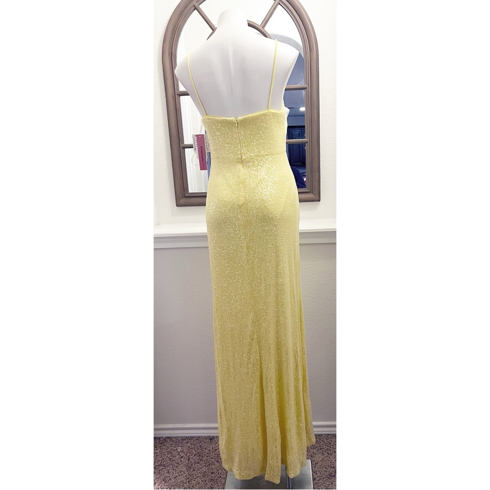 Aqua Cutout Waist Sequin Column Gown in Yellow, Size 8, NEW - Picture 5 of 9
